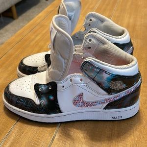 Kids Jordan 1 SE High Size 5Y